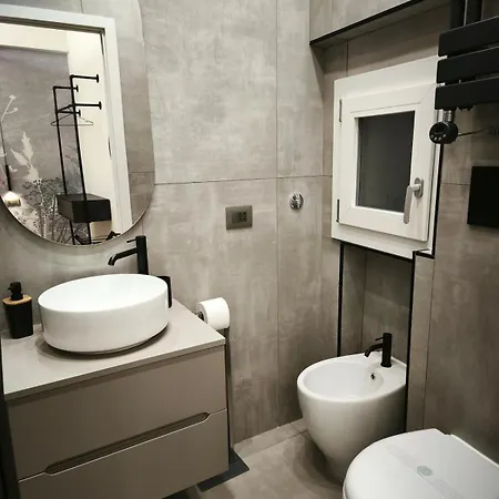Monolocale Tre Re - Historic Center Apartment Modena